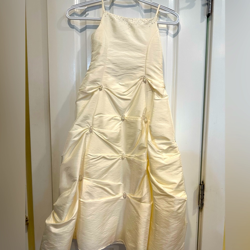 David’s Bridal Elegant Ivory Flower Girl Dress, Size 5